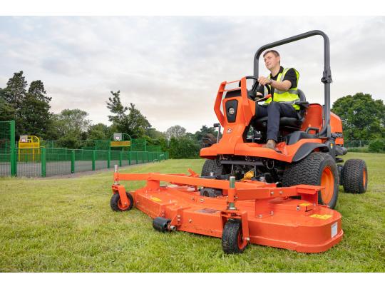 Kubota Frontmaaier Zitmaaier Kubota F-251 F-391 05