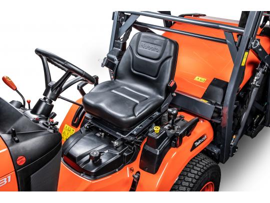 Kubota Zitmaaier Kubota G231 - G261 05